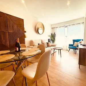 Bahia Luxurious Apartment, 3 Double Rooms, Free Parking, Terrace, Brand New Apartment San Sebastian